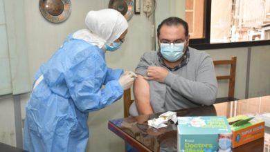 صورة بدء تطعيم الأطقم الطبية والتمريض بمستشفيات جامعة القاهرة ضد فيروس كورونا
