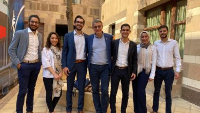 صورة طلاب هندسة الجامعة الأمريكية يستكشفون مواد وطرق البناء المحتملة على كوكب المريخ