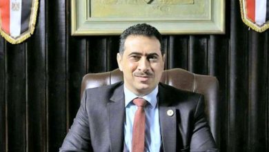 صورة عميد سياسة واقتصاد القاهرة: «1000 تابلت» للامتحانات الإلكترونية ولدعم الطلاب غير القادرين