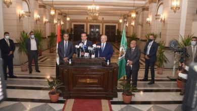 صورة خلال مؤتمر صحفي بجامعة القاهرة..وزير التعليم العالي : هذا العام يمثل التحدي الأكبر في الدراسة وتطعيم أكثر من مليون طالب
