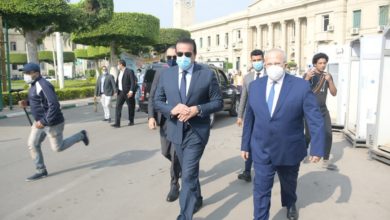 صورة رئيس جامعة القاهرة يعلن إجراءات جديدة لمواجهة متحور كورونا «أوميكرون»