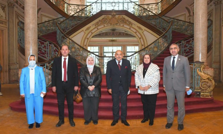 وفد جامعة حلوان