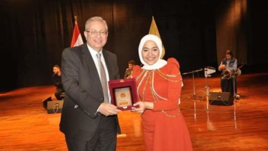 صورة جامعة حلوان تستضيف الشاعرة أميرة البيلي وسط اقبال طلابي كثيف