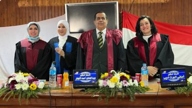 صورة رسالة ماجستير بآداب المنصورة تناقش دور العلاقات العامة في تهيئة الرأي العام لقرارات الوزارات الخدمية