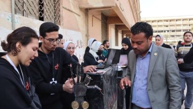 صورة طلاب «هندسة حلوان» يصنعون نموذج روبوت لإجراء العمليات عن بعد عبر الدول دون سفر