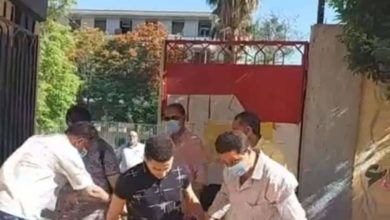 صورة بدأ توافد طلاب الثانوية العامة لأداء امتحان الاقتصاد والاحصاء للدور الثاني