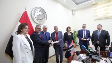 صورة الكلية الملكية للجراحين بأدنبرة تعتمد 3 جامعات مصرية بحضور وزير التعليم العالي