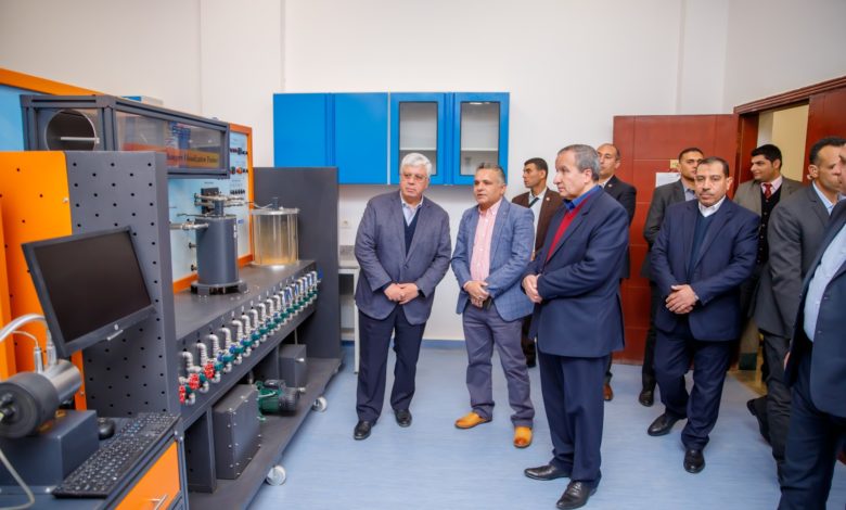 وزير التعليم في جامعة السويس