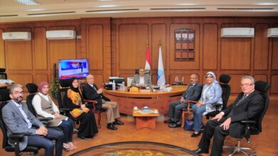 صورة رئيس جامعة كفر الشيخ يستقبل لجنة قطاع الآداب بالمجلس الأعلى للجامعات