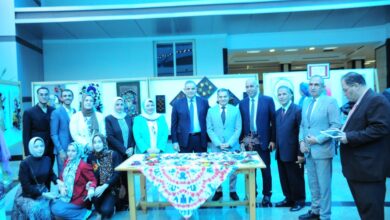 صورة رئيس جامعة كفر الشيخ يفتتح معرض الأسبوع البيئى للجامعة