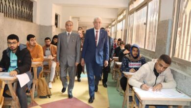 صورة رئيس جامعة المنوفية يتفقد سير إمتحانات الفصل الدراسي الأول بكلية الهندسة الإلكترونية