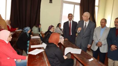 صورة القاصد يتفقد سير إمتحانات الفصل الدراسي الأول بكلية الآداب ووحدة التصحيح الإلكتروني