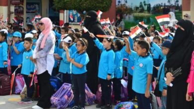 صورة توافد الطلاب إلى مدارس الجيزة في أول أيام الفصل الدراسي الثاني 2024.. صور