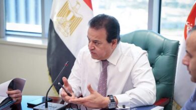 صورة وزير الصحة يناقش مقترحات تنفيذ المنشآت الذكية بمشروع “المدينة الطبية للمستشفيات والمعاهد التعليمية”