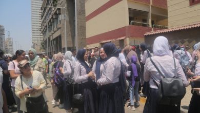 صورة توافد طلاب الثانوية العامة 2024 على اللجان لأداء امتحان الأحياء والفلسفة والاستاتيكا