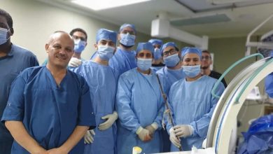 صورة فريق طبي بقصر العيني ينجح في استخراج سيخ معدني من حوض طفل