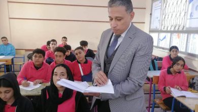 صورة وكيل تعليم الجيزة يجري جولات مفاجئة على مدارس الدقي والعجوزة لمتابعة سير الدراسة