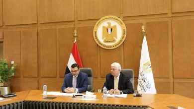 صورة وزيرا الإسكان والتعليم العالي يستعرضان موقف تنفيذ وتشغيل جامعتي العلمين الدولية والمنصورة الجديدة