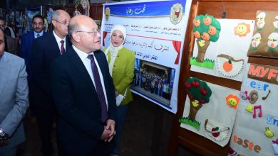 صورة النعماني يفتتح معرض الأعمال الفنية والمشغولات اليدوية لطالبات كلية التربية بسوهاج